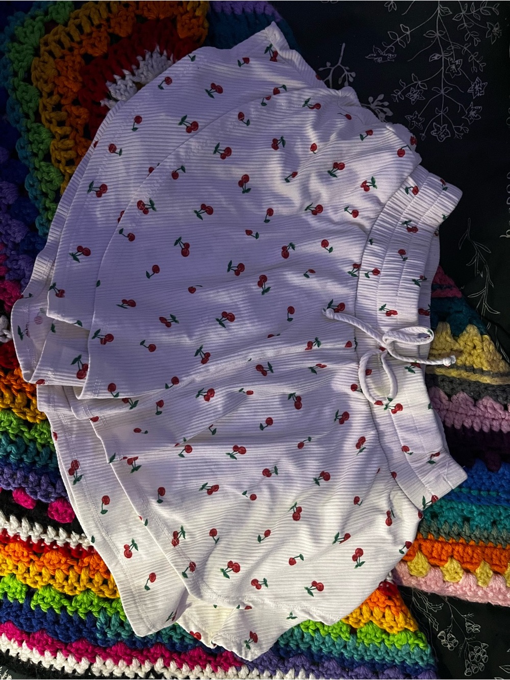 Casual White Cherry Print Women’s Shorts